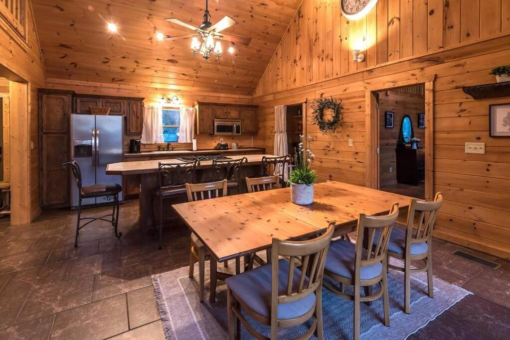 Private Creekside Cabin+Hot Tub,Pool Table, & Pets Ellijay Zewnętrze zdjęcie