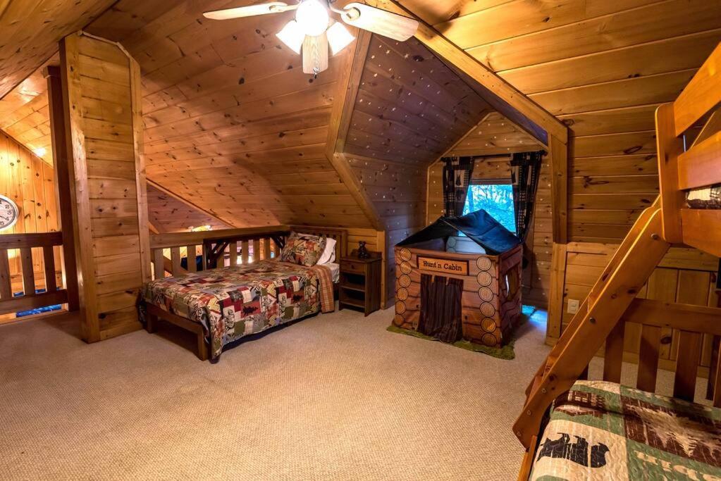 Private Creekside Cabin+Hot Tub,Pool Table, & Pets Ellijay Zewnętrze zdjęcie