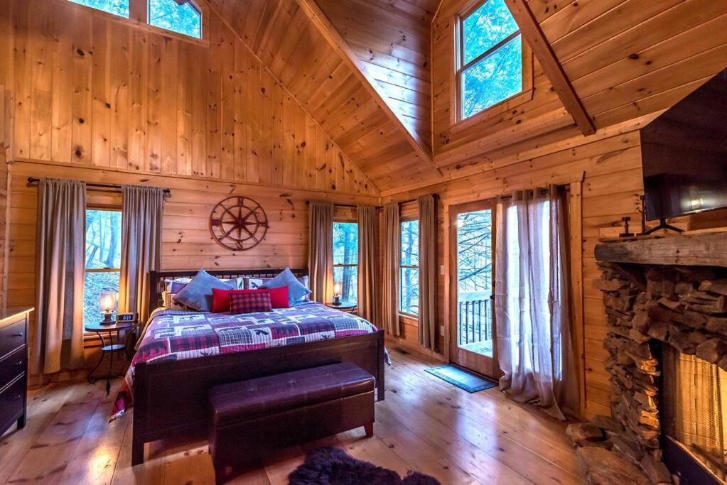 Private Creekside Cabin+Hot Tub,Pool Table, & Pets Ellijay Zewnętrze zdjęcie