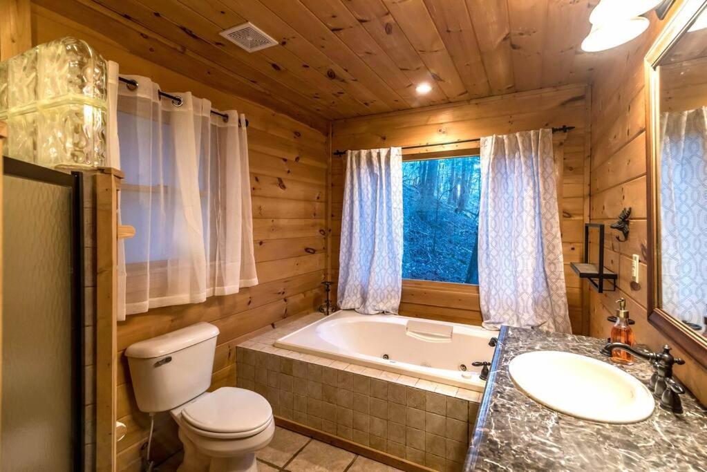 Private Creekside Cabin+Hot Tub,Pool Table, & Pets Ellijay Zewnętrze zdjęcie