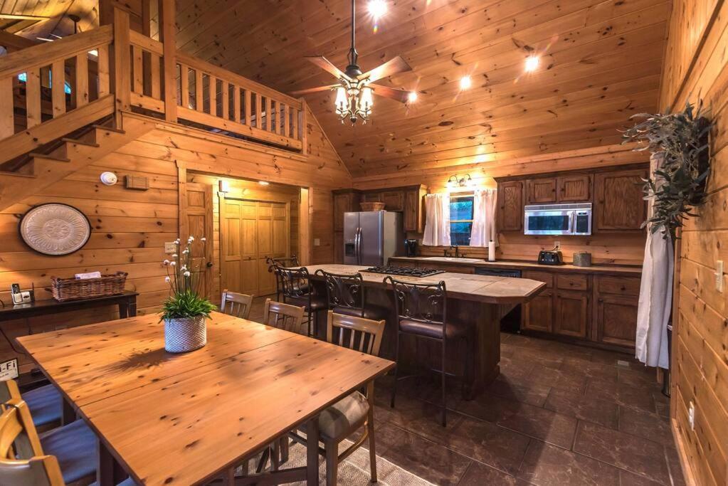 Private Creekside Cabin+Hot Tub,Pool Table, & Pets Ellijay Zewnętrze zdjęcie